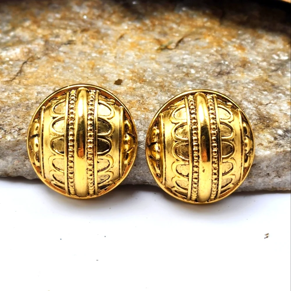 Rare Avon 1990 Moroccan Earrings Pierced Antique Gold Dome Fashion Costume Vtg